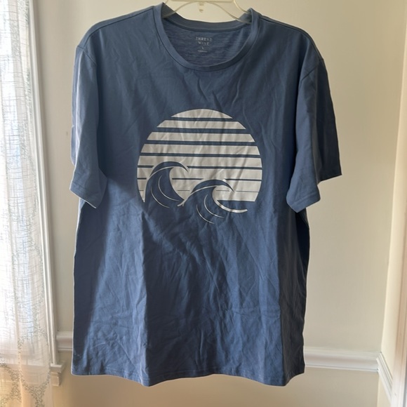 Thread Wave Men’s Blue Short sleeve T-Shirt Size Large. NWT. - Picture 2 of 7